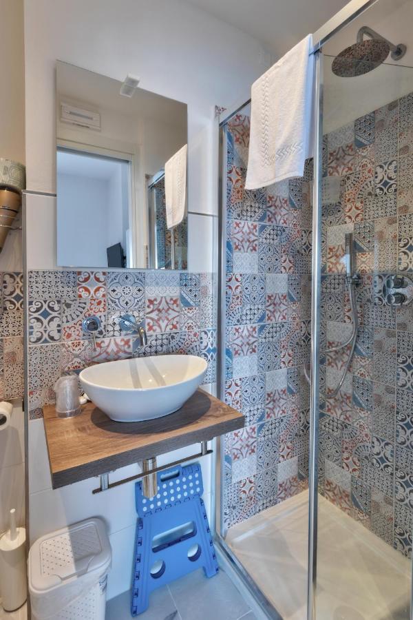 Sofia Holiday Hotel Riomaggiore Ngoại thất bức ảnh
